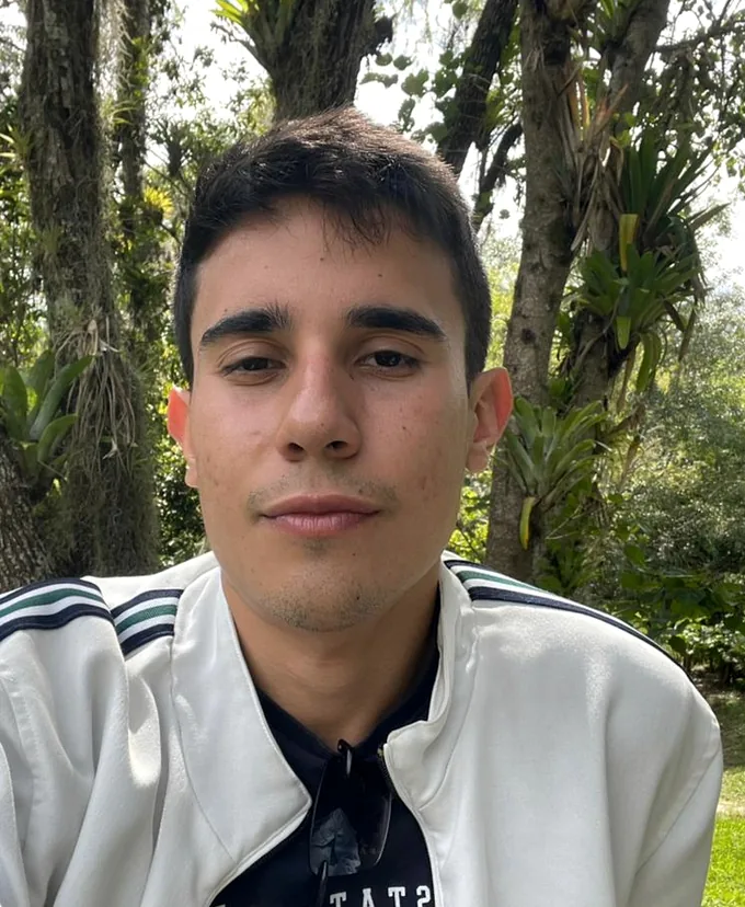 Adrian Linares.